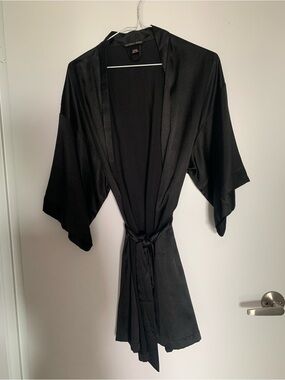 Victoria's Secret Black Satin Kimono-Style Robe